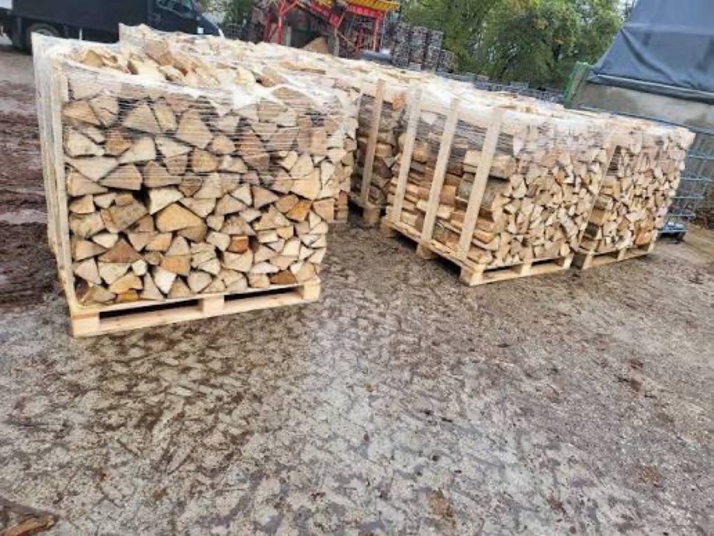 Vente de bûches fendues en palettes à Yvetot