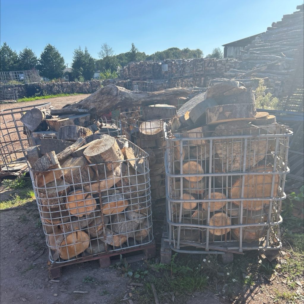 Vente de chutes de bois en palox à DUCLAIR à venir chercher sur place